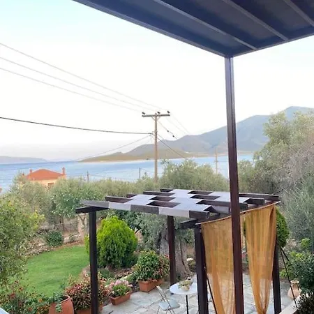 Βίλα Kastanos *